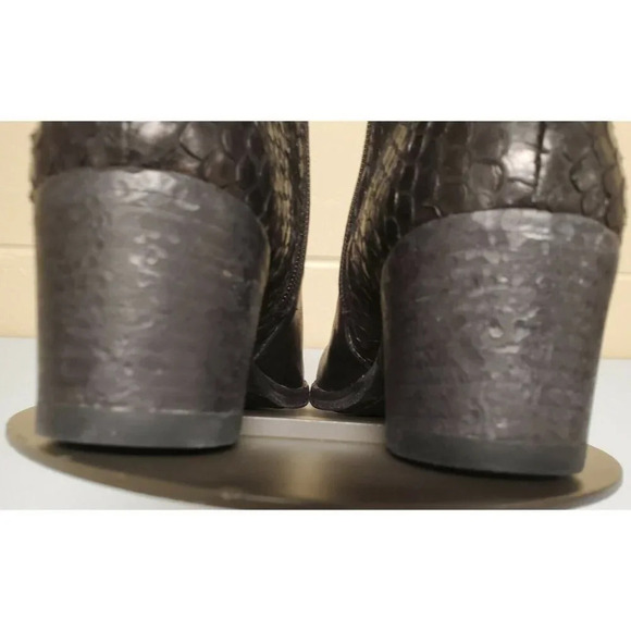 Gidigio Black Leather Reptile Design Bootie/Ankle - Picture 8 of 12